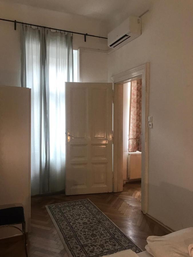 בודפשט Ac With Free Parking At Acacia St, City Center מראה חיצוני תמונה