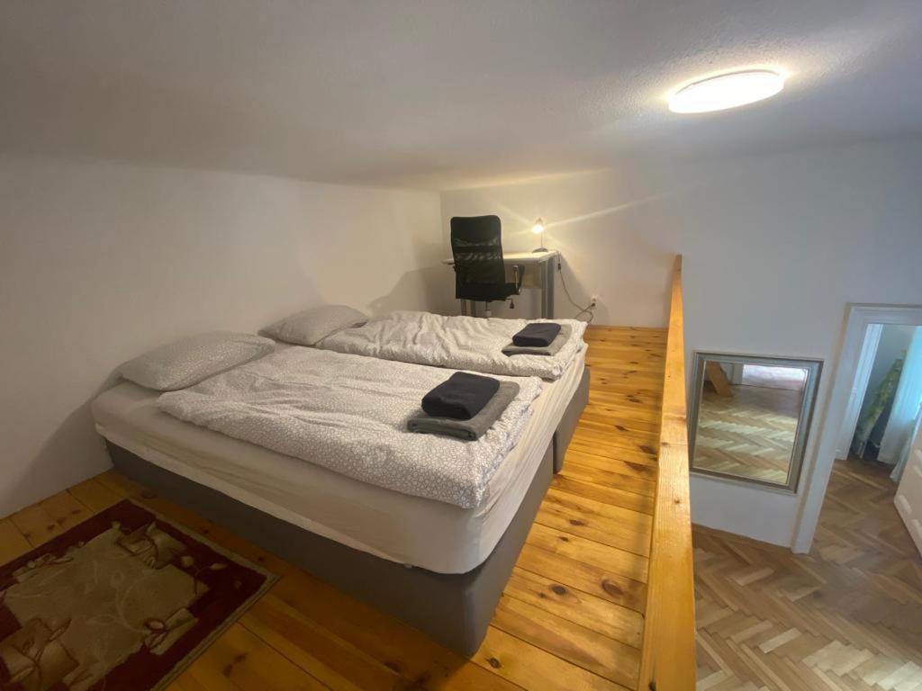 בודפשט Ac With Free Parking At Acacia St, City Center מראה חיצוני תמונה