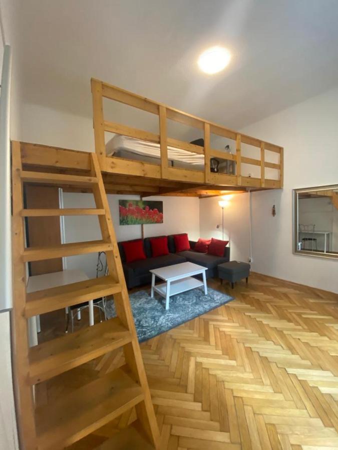 בודפשט Ac With Free Parking At Acacia St, City Center מראה חיצוני תמונה