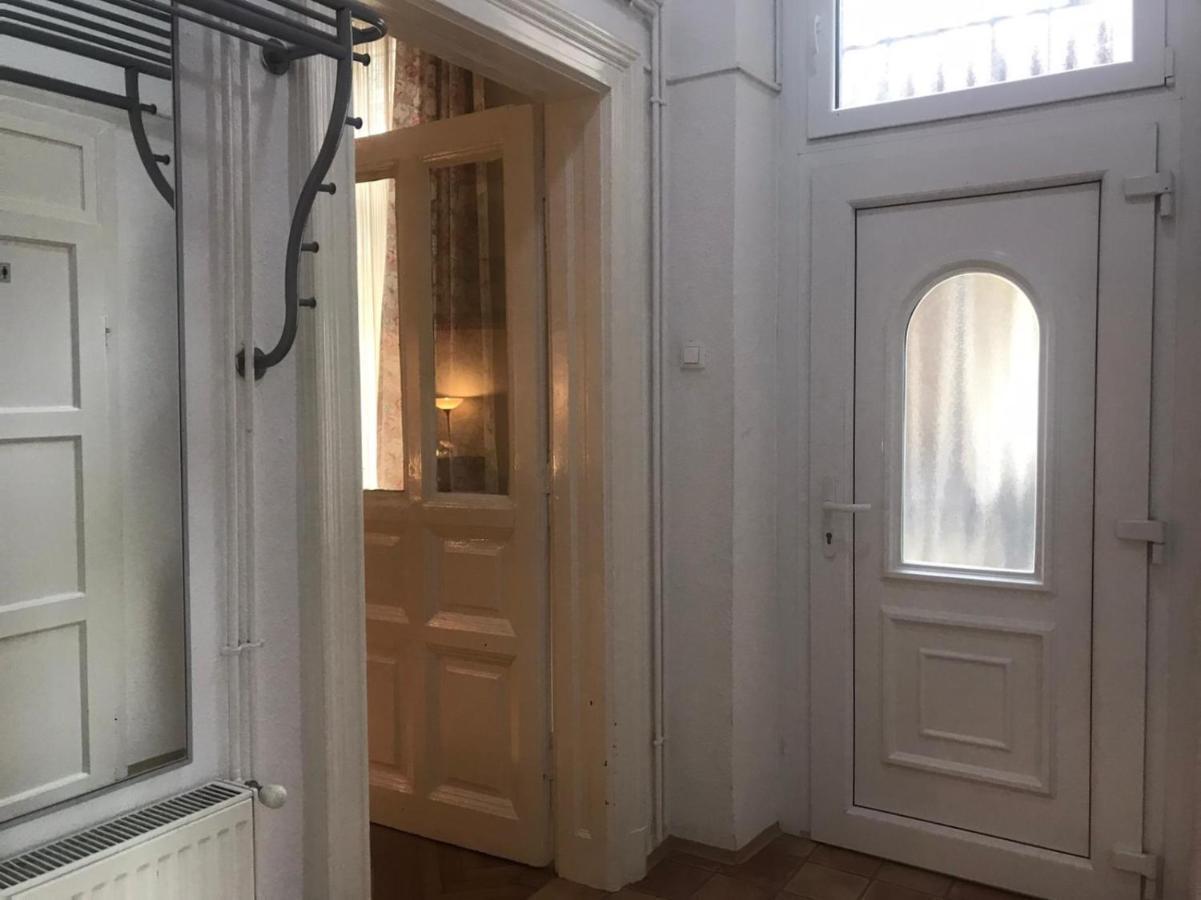 בודפשט Ac With Free Parking At Acacia St, City Center מראה חיצוני תמונה